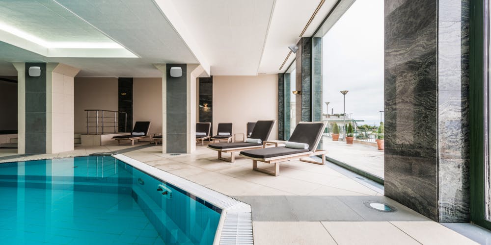 Klipsch PSM 650 T in High End Indoor Communal Pool Area 2000x1000
