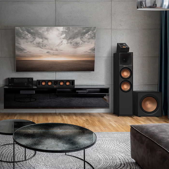 Speakers Landing Reference R 800 F R 40 SA R 30 C R 121 SW R 50 M 2000x2000